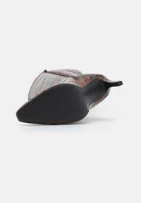 Zign LEATHER - Botas de salto alto - brown