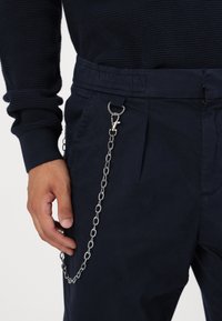Redefined Rebel LEE CROPPED  - Pantalones - sky captain