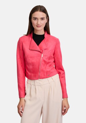 Betty & Co, MIT STEHKRAGEN - Faux leather jacket - koralle