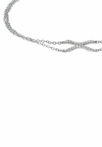 Silver chain necklace med ett sammanflätat mönster och en central accent av små klara stenar, vilket framhäver en polerad, reflekterande yta.