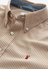Next STRIPE ROLL - Camisa - natural