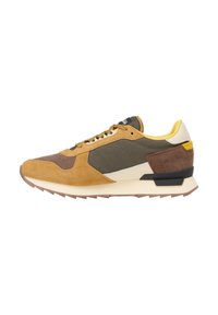 Sneakers da uomo in suede color sabbia e tessuto verde. Presentano una suola intermedia bianca, dettagli marroni e un tab in giallo sul tallone. Design classico con lacci.