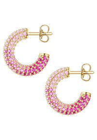 Aukso apvalūs auskarai, puošti rožinės ir fuksijos spalvos kristalais, su lenkta forma ir saugiais užsegimais. Tekstūruotas, daugiaraštis paviršius.