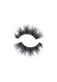 Faux cils avec des brins longs et regroupés en noir. Bande flexible avec une courbure naturelle. Pointes texturées créant une apparence dramatique.