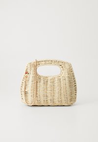 Vevd stråveske i lys beige med en avrundet form, åpen topp og avtakbar stropp. Merkelig tekstur og intrikat vevemønster.
