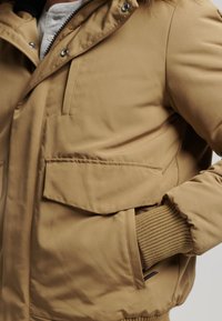 Superdry & Co EVEREST - Giacca invernale - sandstone