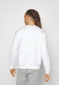 Champion BASIC CREWNECK - Pusa - white