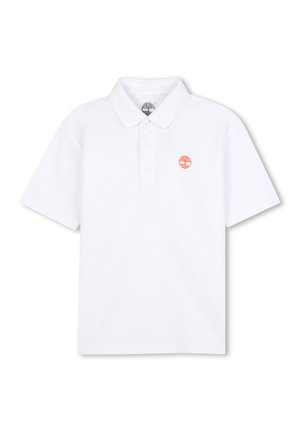 Polo shirt blanc en coton avec un col classique, une patte de boutonnage à trois boutons, des manches courtes et un petit logo d'arbre orange sur la poitrine.