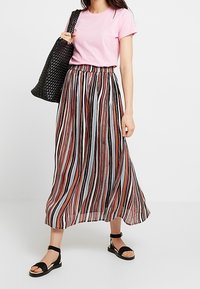 GAP Jednoduché tričko - pink