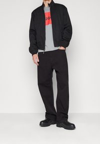 HUGO Triko s potiskem - grey