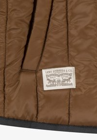 Levi's® REVERSIBLE QUILTED SHACKET - Talvitakki - pirate black