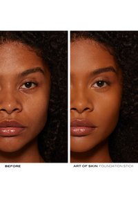 Comparaison avant-après montrant l'application d'un stick de fond de teint. À gauche : teint naturel avec des imperfections. À droite : teint lisse et uniforme.