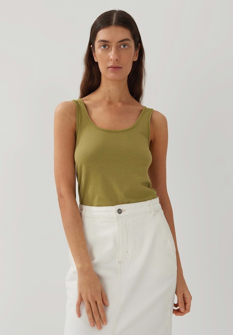 someday. SOFT SLIM FIT - Top - green moss