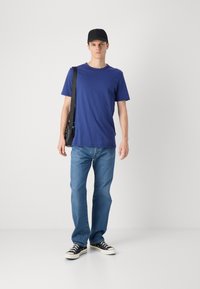 BOSS TEGOOD - Basic póló - open blue