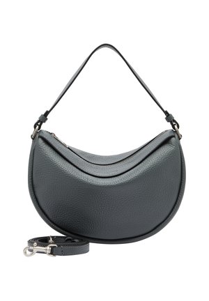 Bolso compacto de cuero gris oscuro con forma curva, una correa corta para el hombro fijada y una correa más larga desmontable con cierres metálicos.