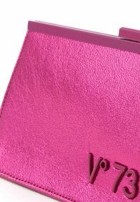 V73 CROW - Borsa a mano - fuxia
