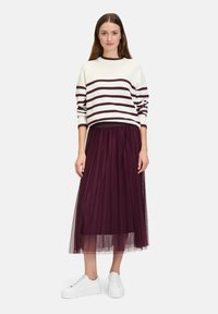 Betty & Co Gonna a campana - dark aubergine