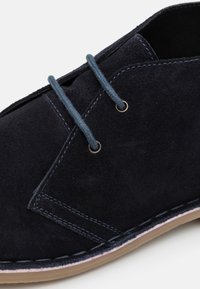 Baskets Pier One En Cuir Bleu - Taille 44 Pour Homme - Style Sportif Décontracté