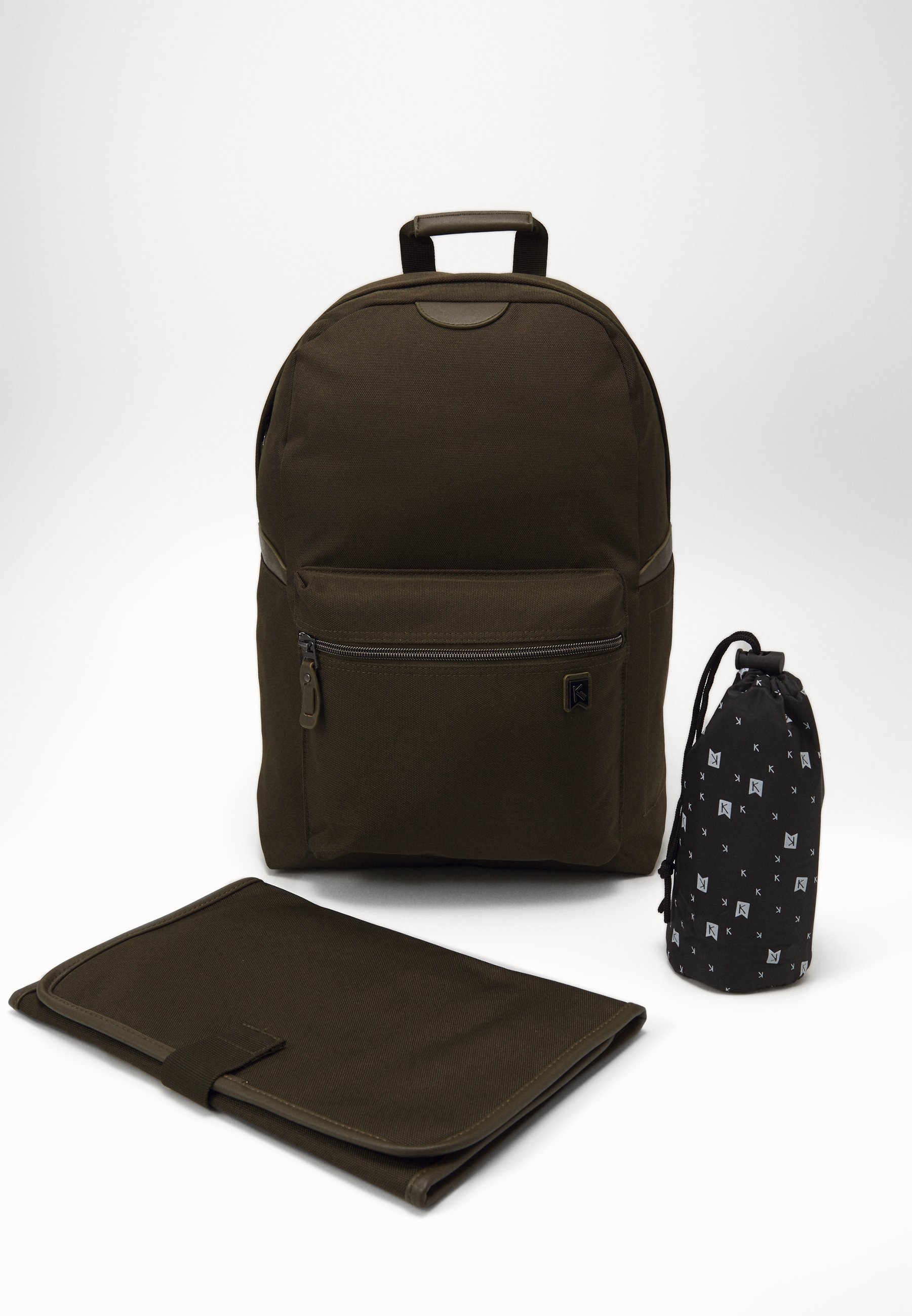 Kidzroom DIAPER BACKPACK KIDZROOM FRIENDLY Ryggsekk army Kidzroom DIAPER BACKPACK KIDZROOM FRIENDLY Ryggsekk army