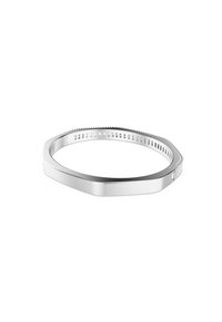 Silbernes Metallarmband mit einer schlanken, achteckigen Form. Es verfügt über eine glatte Oberfläche, eine subtile Textur und einen Verschluss mit einem dekorativen Akzent.