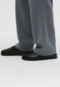 Thumbnail Image 6