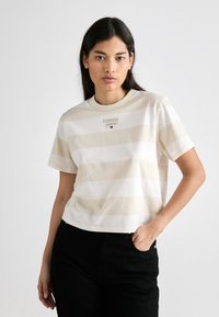 Tommy Jeans LOGO TEE - T-shirt print - off white/beige