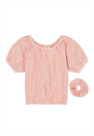 Rood-wit geruit bloesje met pofmouwen en een ronde halslijn, gecombineerd met een bijpassende scrunchie. Gemaakt van katoen, met een geplooid ontwerp.