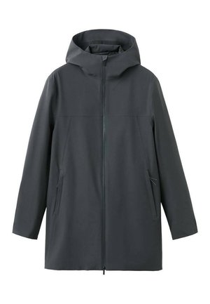 Tmavě šedý dlouhý plášť proti dešti s kapucí, předním zapínáním na zip a dvěma bočními kapsami, navržený pro ochranu před vlhkým počasím.