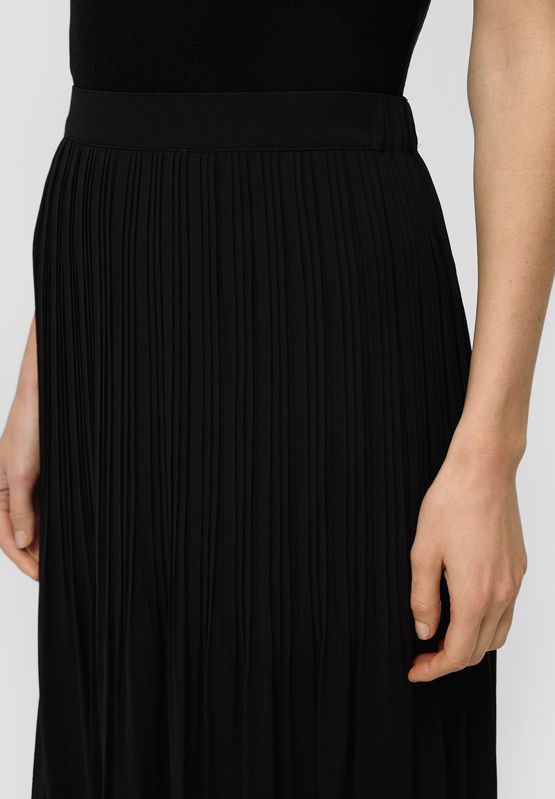 s.Oliver BLACK LABEL MIT FLEDERMAUSÄRMELN - Blouse - ecru/écru s.Oliver BLACK LABEL MIT FLEDERMAUSÄRMELN - Blouse - ecru/écru