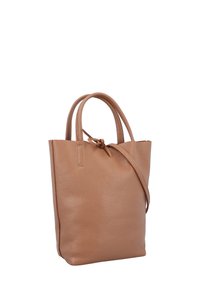 Kohvipruuni nahast kotike, millel on kivine tekstuur, kahte käepidet ja eemaldatav rihm, mis on kinnitatud sõlme detailiga.