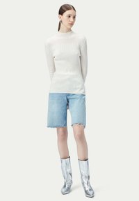 GOBI Cashmere HIGH-NECK - Strickpullover - white