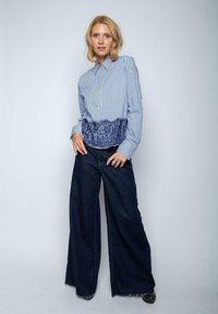 Emily van den Bergh - Bluzka