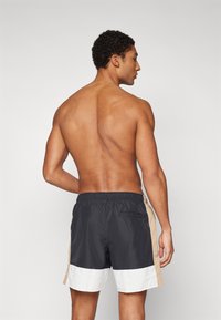 Magic Oyster Beige Shorts