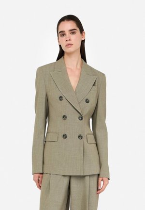 Blazer doppiopetto color khaki in un tessuto testurizzato con rever a punta, due tasche frontali e bottoni neri. Vestibilità sartoriale, spalline.