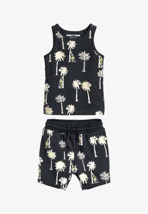 SET - Top - monochrome palm tree