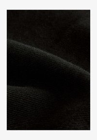 Ausgewählt, black