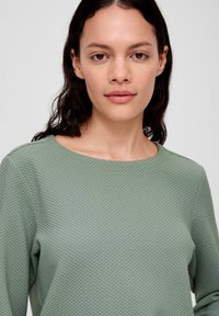 s.Oliver JACQUARD - Strickpullover - salbeigrün