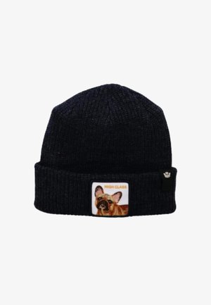 Zwarte gebreide beanie met omgeslagen rand, voorzien van een patch van een Franse bulldog en de tekst "HIGH CLASS" aan de voorkant.