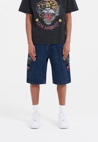 Ed Hardy - HELL CATS DIAMANTE JORTS  - Shorts di jeans - indigo Immagine in miniatura 1