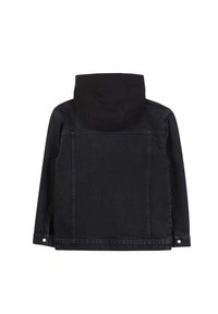 Zwarte denimjack met een zwarte capuchon. Heeft een rechte snit, zichtbare naden en drukknoopsluiting bij de mouwen. Achteraanzicht weergegeven.