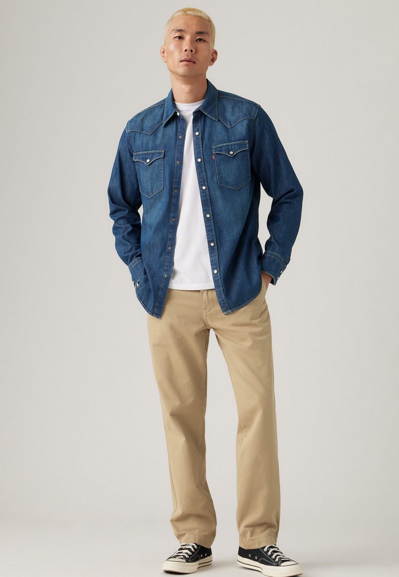 Levi's® AUTHENTIC Chinos sand khaki/sand