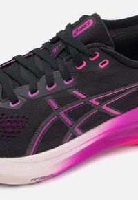 ASICS GEL-KAYANO 31 - Hardloopschoenen voor op de weg - black/bold magenta