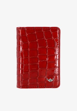 Portefeuille en cuir rouge brillant à motif crocodile avec petit emblème argenté en bas à droite, isolé sur fond blanc.