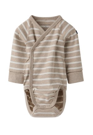 Beige-wit gestreept babyrompertje met lange mouwen, overslag aan de voorkant en drukknoopjes langs de zijkanten en onderaan.