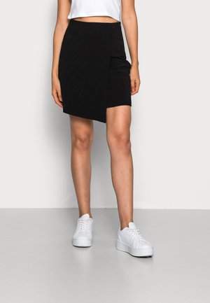 YASDORALI QUILTED SKIRT - Zavinovací sukně - black
