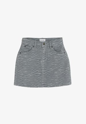 Grijze denim mini-jurk met een zebraprint, twee voorzakken, een knoopsluiting aan de voorkant en een rechte snit.
