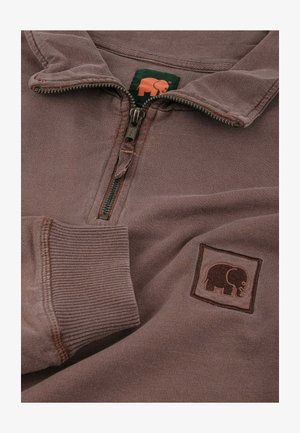 Hnědá mikina na zip s texturovaným límcem, žebrovanými manžetami a nášivkou s logem slona. Má kontrastní zip a měkkou látku.