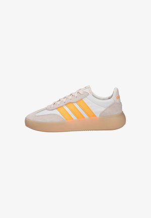 adidas Originals, ADIDAS ORIGINALS DAMEN SNEAKER BARREDA DECODE - Sneaker low - owhitelutawonwhi