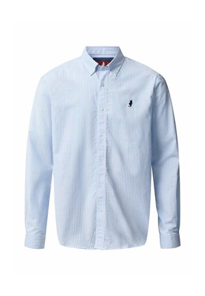 Męska koszula z długim rękawem w jasnoniebiesko-białe pionowe paski, zapinana na guziki, z kołnierzykiem na guziki i małym czarnym haftowanym logo na lewej piersi.
