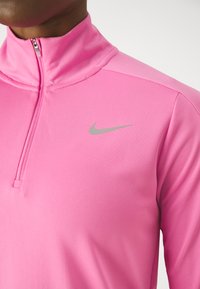 Nike Performance DRI-FIT PACER - Top dugih rukava - playful pink
